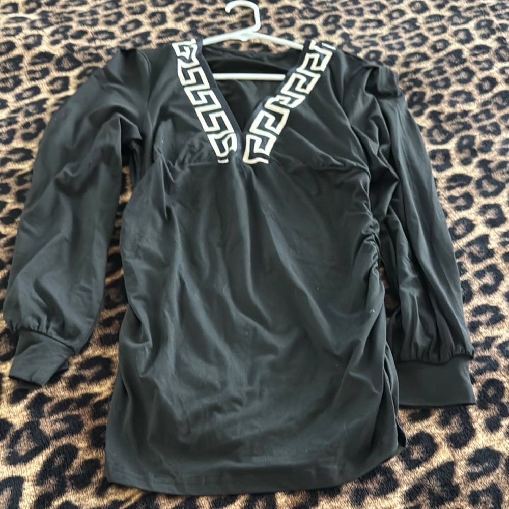 Black V-Neck Long Sleeve Top